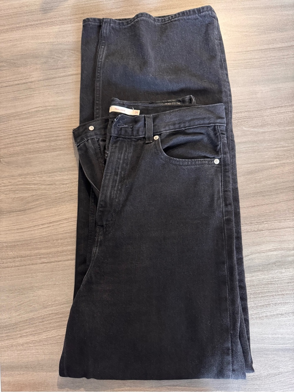 Levi's Women's High-Rise Black Straight Jeans